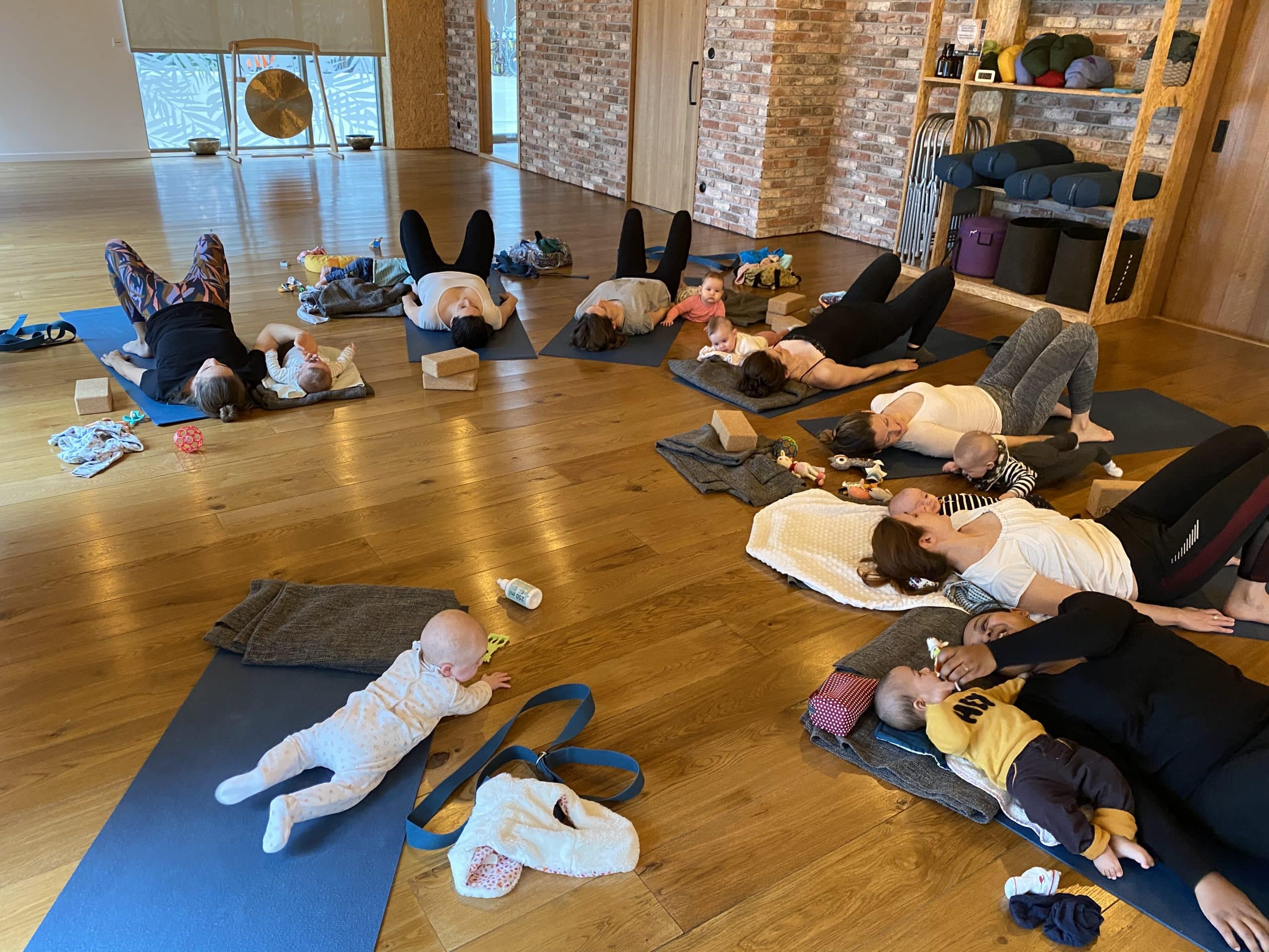 Seances Yoga Maman Bebe 1 Dimanche Mois 14h Elephant Yoga Studio
