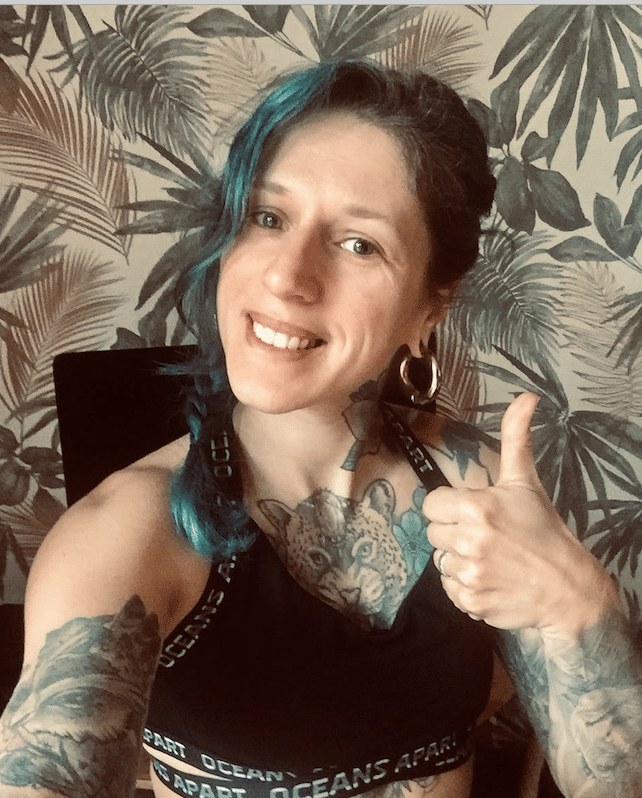 jennifer professeur de yoga