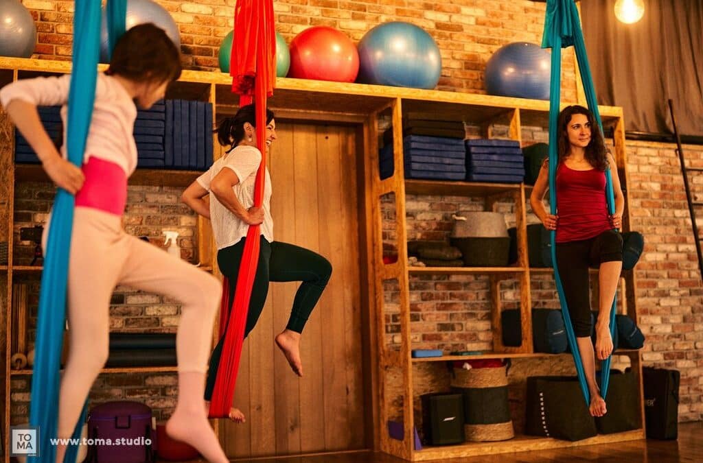 Atelier Yoga & Yoga Aérien Spécial Ados, séance le mercredi 29 octobre à 15h
